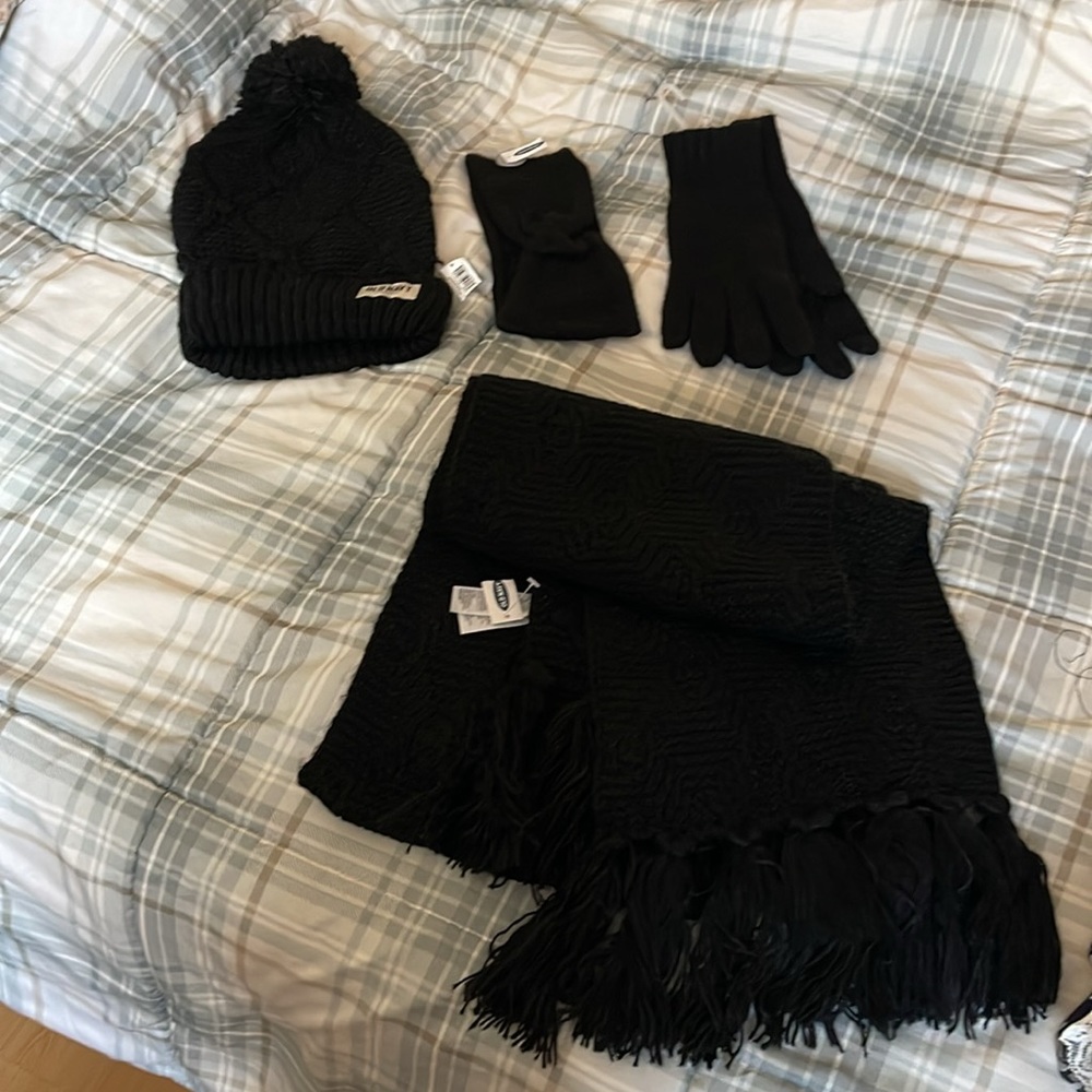 Brand new Old Navy four piece set! New with tags scarf/hat/headband/gloves